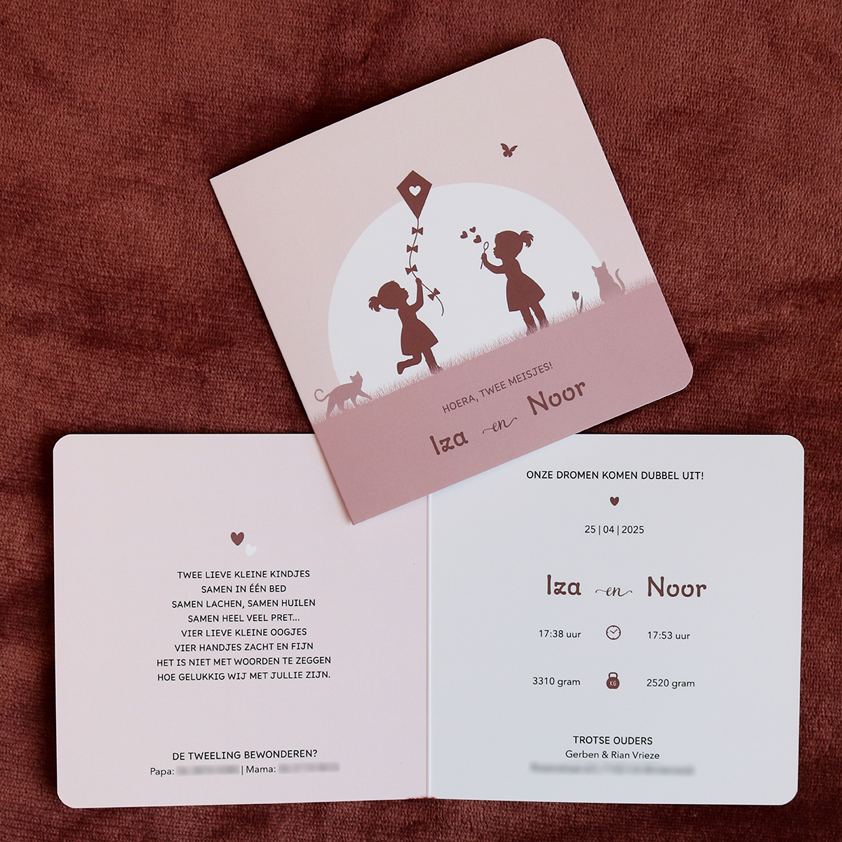Platpraat_Geboortekaarjte Iza & Noor